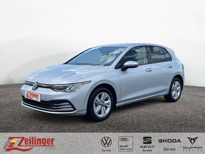 Silber Gebraucht 2023 VW Golf VIII Life Limousine | 25.639 € (Guter Preis) - Bild 1/4