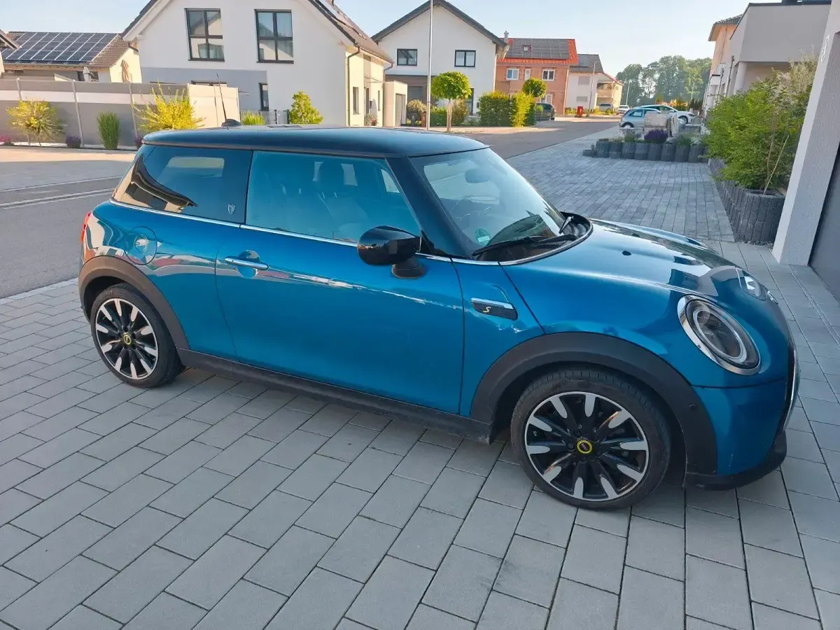 Gebraucht Mini Cooper SE 135 kW (184 PS) 2022 Blau Kleinwagen