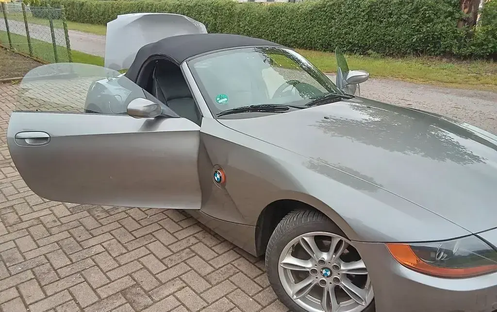 Gebraucht BMW Z4 Sport Line 150 PS (110 kW) 2005 Grau Cabrio