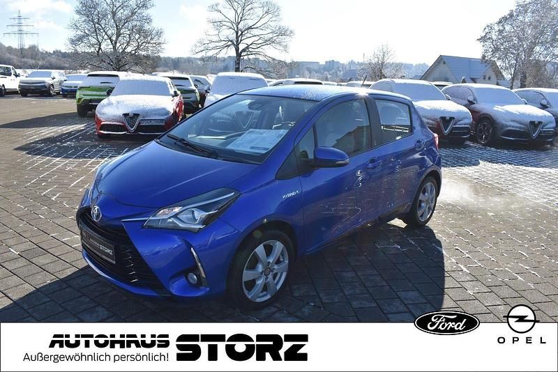 Gebraucht Toyota Yaris Hybrid Team 101 PS (74 kW) 2018 Titanblau Kleinwagen