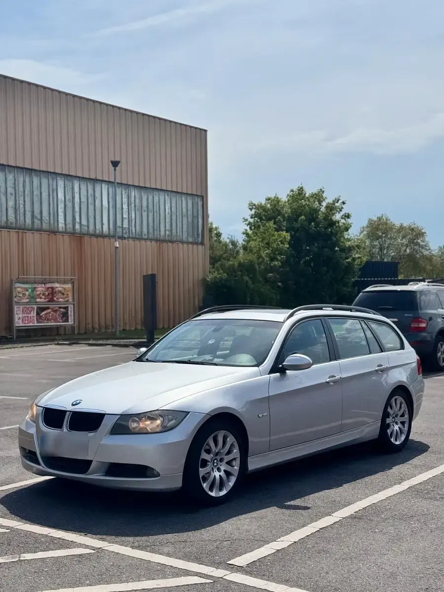 Gebraucht BMW 320 163 PS (119 kW) 2006 Gold Kombi