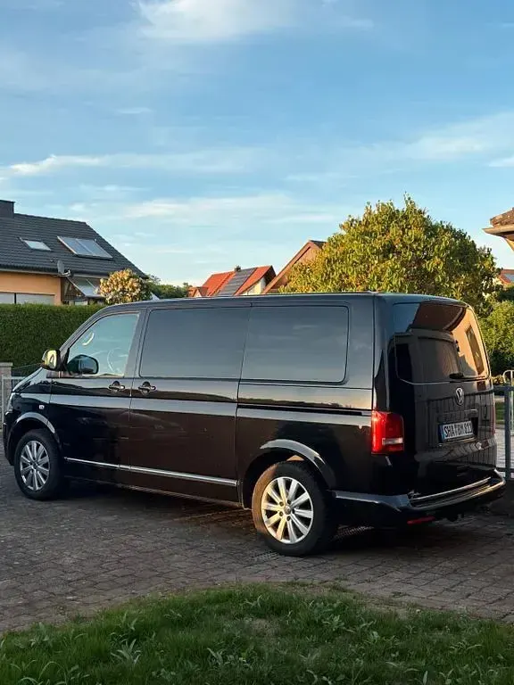 Gebraucht VW Multivan 179 PS (131 kW) 2012 Schwarz Van / Kleinbus