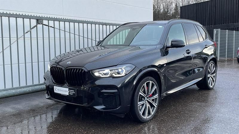 Saphirschwarz metallic Gebraucht 2023 BMW X5 Efficient Dynamics SUV | 62.999 € (Guter Preis) - Bild 1/4