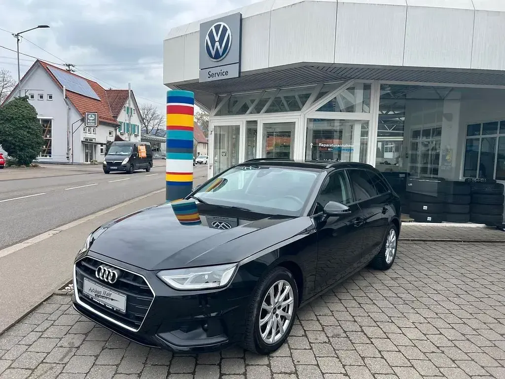 Second-hand Audi A4 150 CP (110 kW) 2022 Negru Break