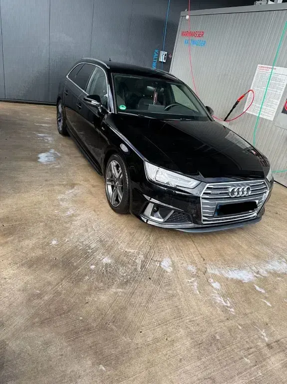 Gebraucht Audi A4 S-Line 190 PS (139 kW) 2019 Schwarz Kombi