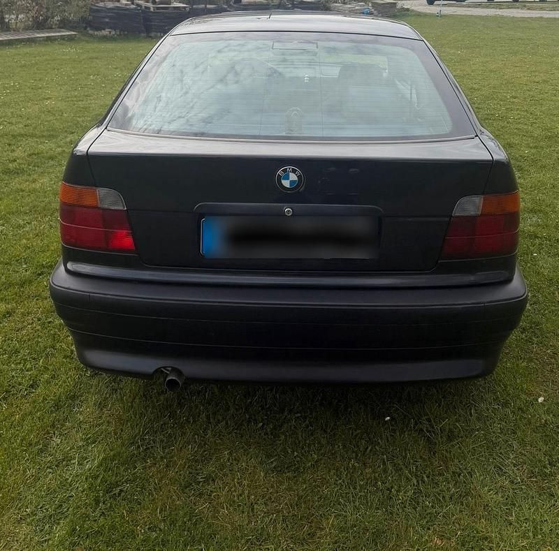 Gebraucht BMW 316 102 PS (75 kW) 1995 Schwarz Coupé