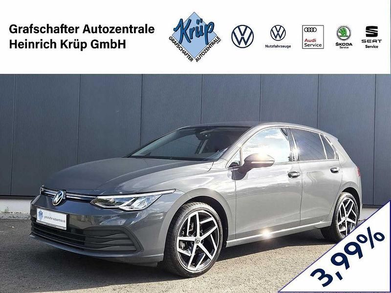 Grau Gebraucht 2021 VW Golf VIII Life Limousine | 18.880 € (Fairer Preis) - Bild 1/4