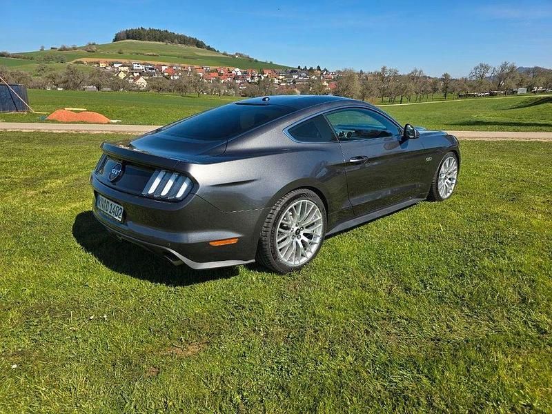 Gebraucht Ford Mustang GT 421 PS (309 kW) 2017 Grau Coupé