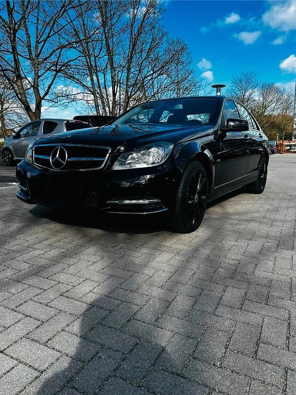 Gebraucht Mercedes C180 156 PS (114 kW) 2012 Schwarz Limousine