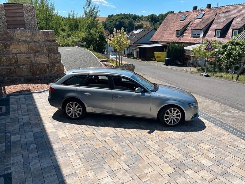 Grau Gebraucht 2010 Audi A4 Ambition Kombi | 5.500 € (Superpreis) - Bild 1/4