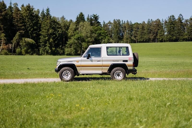 Beige Gebraucht 1992 Toyota Land Cruiser SUV | 30.000 € - Bild 1/4