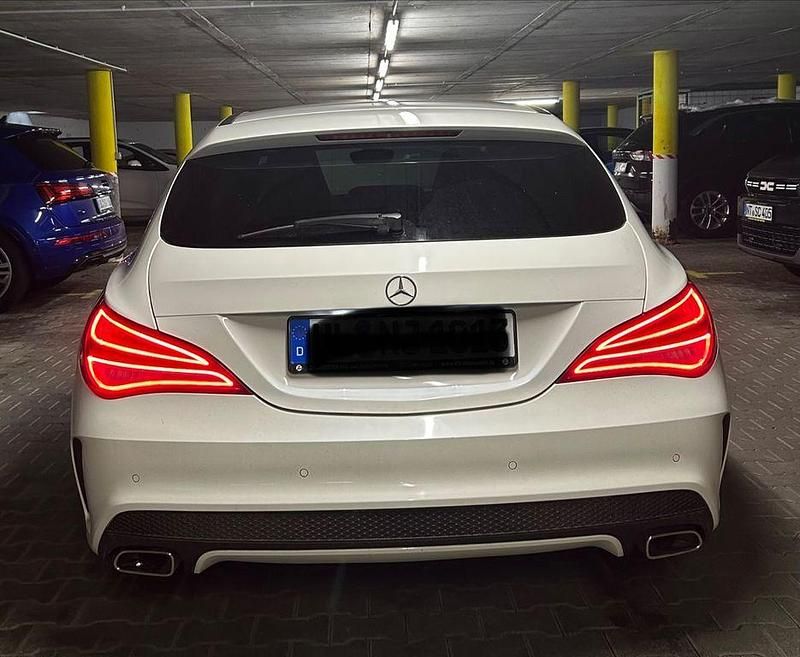 Gebraucht Mercedes CLA200 Shooting Brake AMG line 156 PS (114 kW) 2015 Weiß Kombi