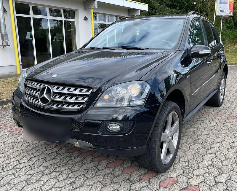 Schwarz Gebraucht 2008 Mercedes ML280 Edition 1 SUV | 6.400 € - Bild 1/4