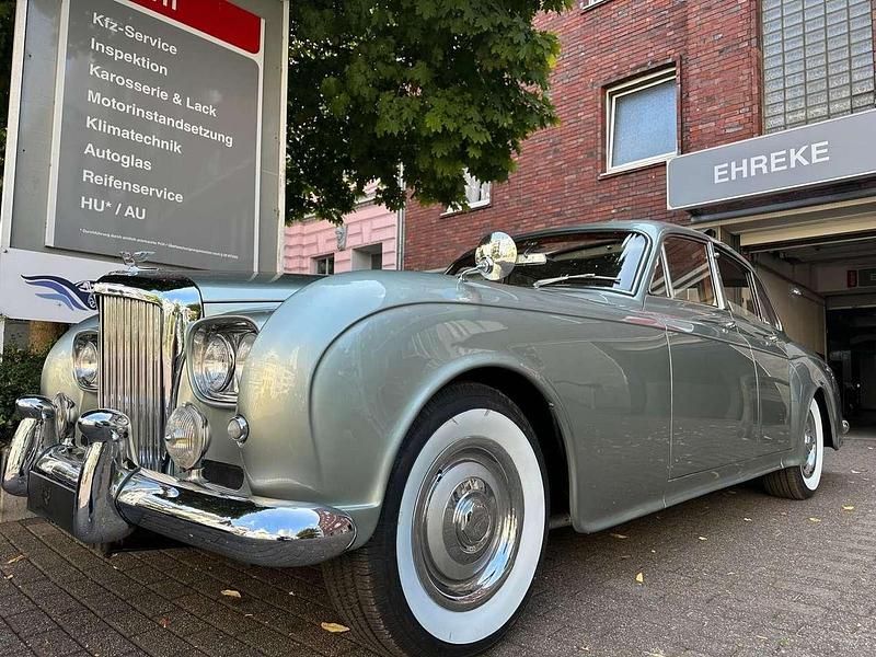 Gebraucht Bentley Continental Flying Spur 200 PS (147 kW) 1962 Silber Limousine
