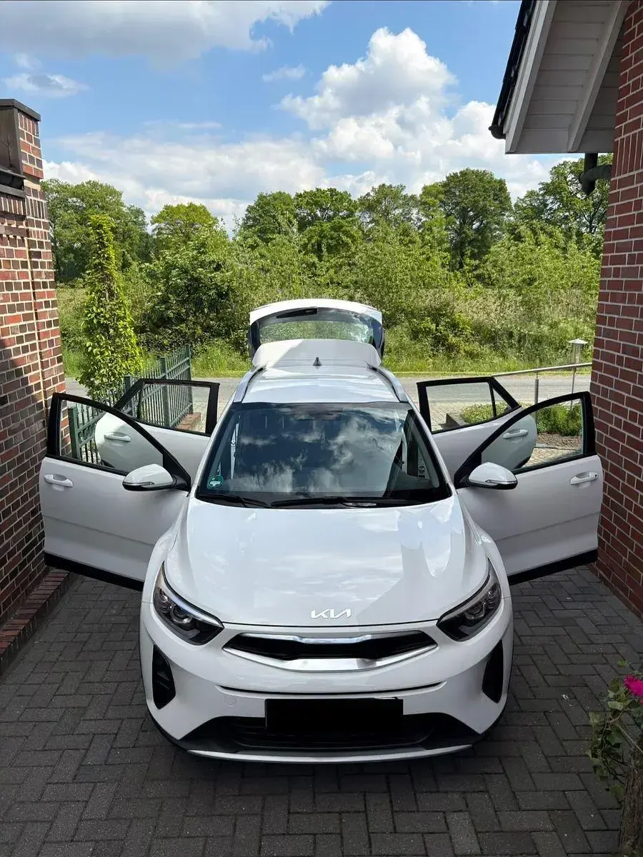 Gebraucht Kia Stonic Vision 84 PS (61 kW) 2022 Weiß SUV