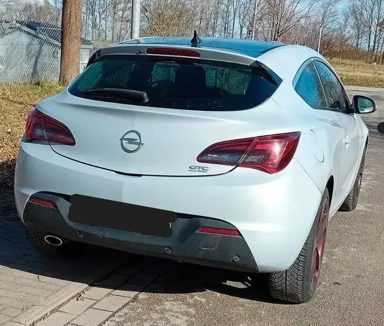 Gebraucht Opel Astra GTC 165 PS (121 kW) 2012 Kleinwagen