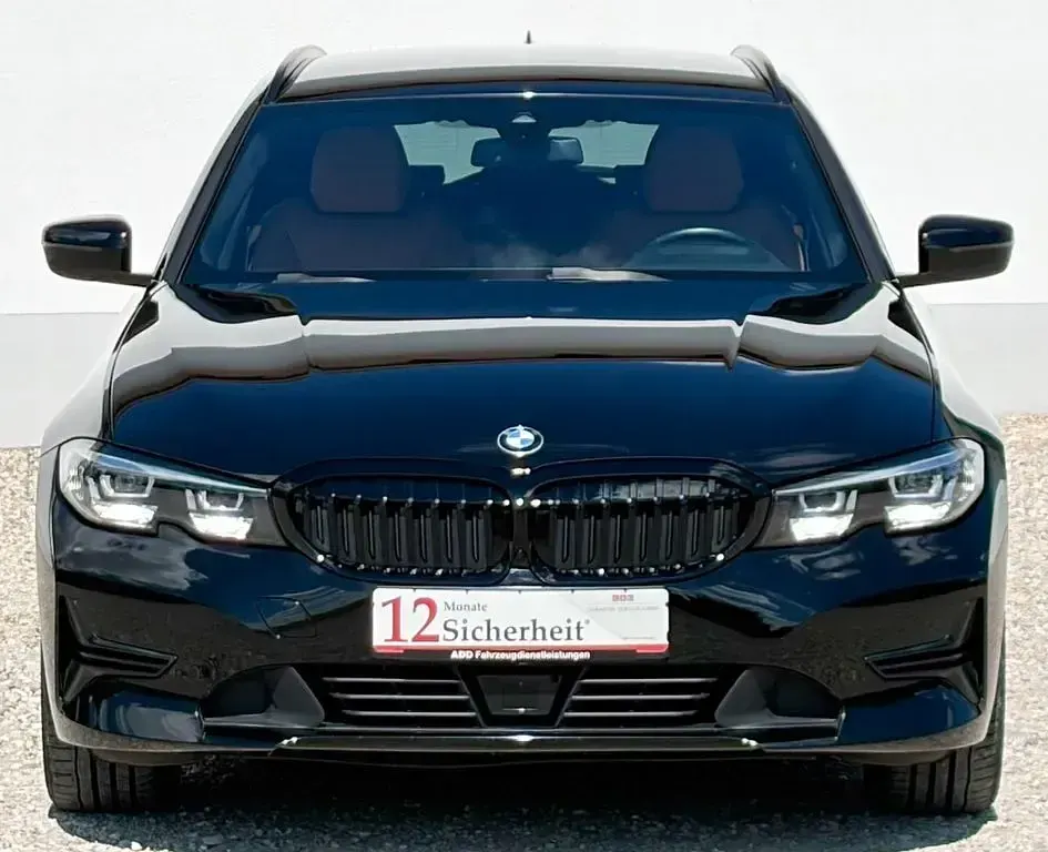 Gebraucht BMW 320 Sport Line 190 PS (139 kW) 2022 Schwarz Limousine