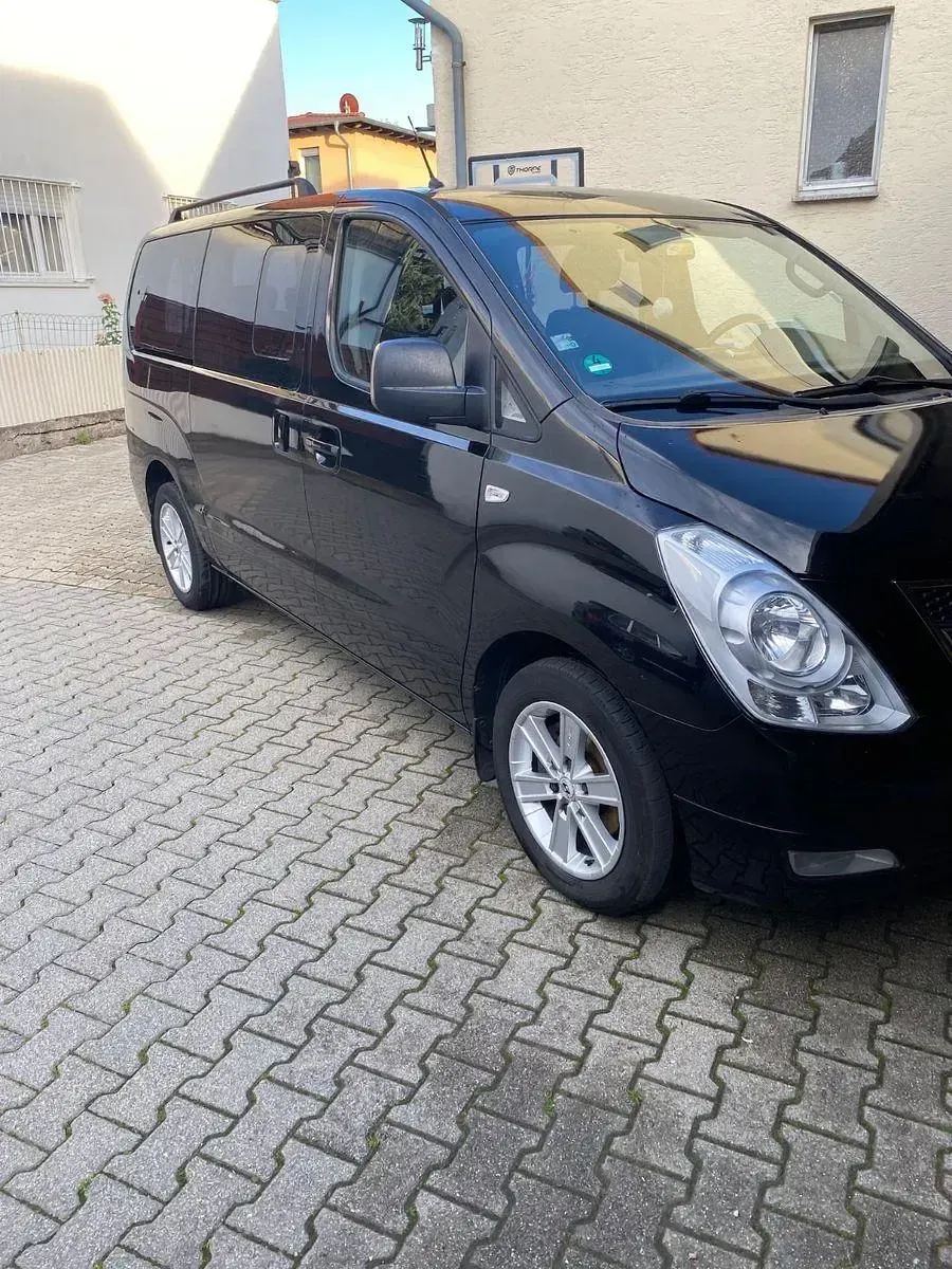 Gebraucht Hyundai H-1 170 PS (125 kW) 2010 Schwarz Van / Kleinbus