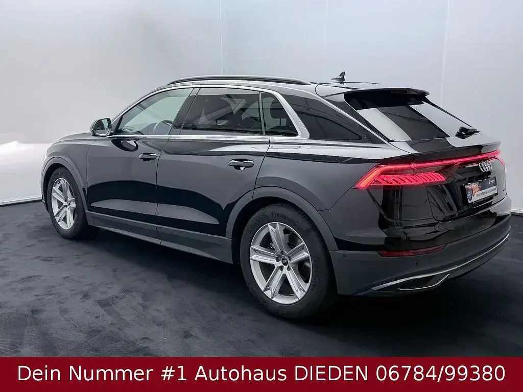 Gebraucht Audi Q8 Ambiente 286 PS (210 kW) 2023 Schwarz SUV