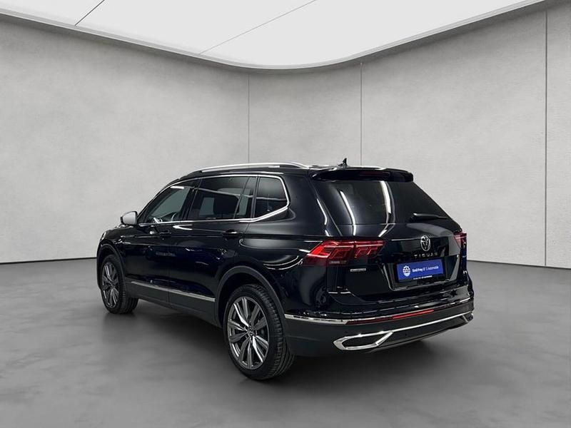 Gebraucht VW Tiguan Allspace Elegance 245 PS (180 kW) 2022 Deep black perleffekt SUV