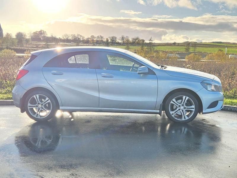 Gebraucht Mercedes A200 136 PS (100 kW) 2012 Silber Limousine