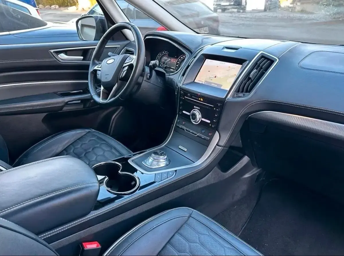 Gebraucht Ford S-MAX Vignale 190 PS (139 kW) 2019 Schwarz Van / Kleinbus