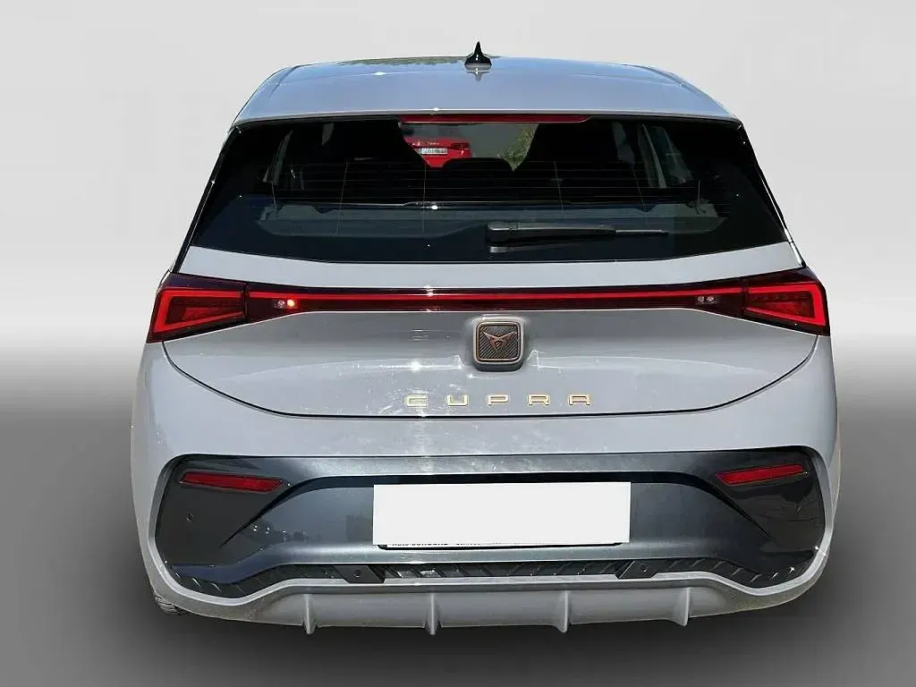 Usata Cupra Born e-Boost 169 kW (231 CV) 2023 Grigio Utilitaria