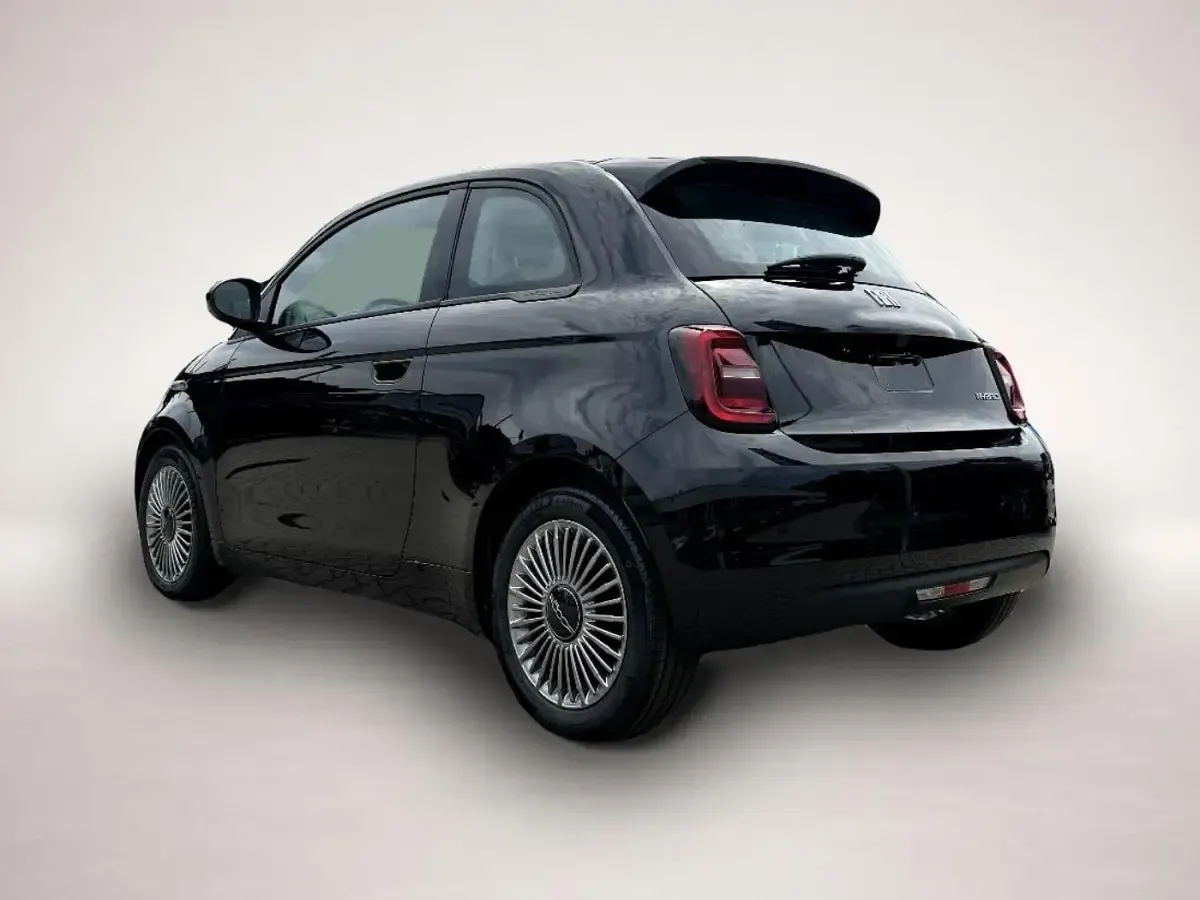Neu Fiat 500 Icon 65 PS (47 kW) 2026 Manufacturer