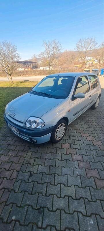 Blau Gebraucht 2001 Renault Clio II Kleinwagen | 1.000 € - Bild 1/4