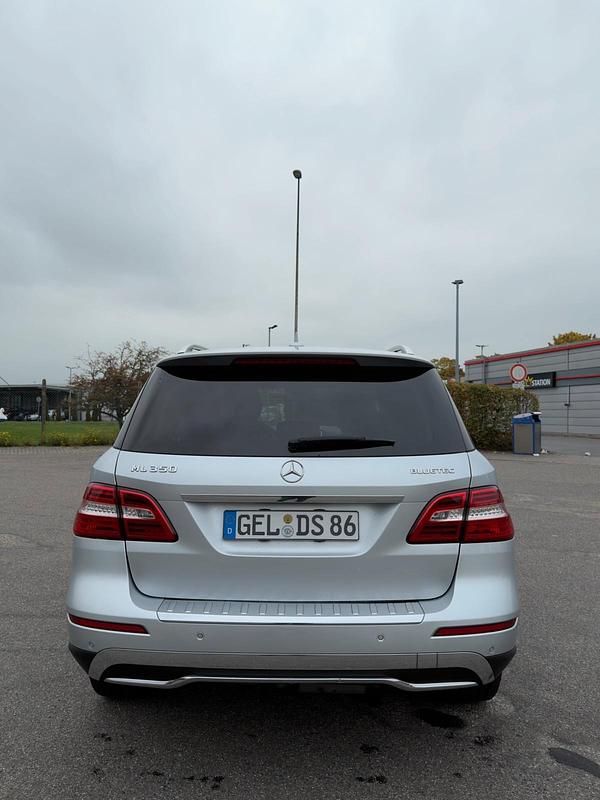 Gebraucht Mercedes ML350 258 PS (189 kW) 2012 Silber SUV