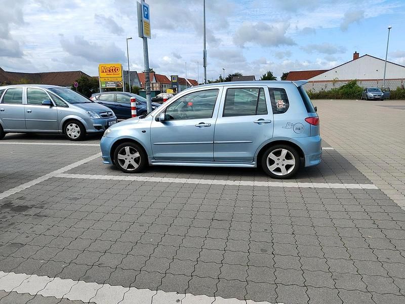 Blau Gebraucht 2004 Mazda 2 Kleinwagen | 1.520 € (Etwas zu teuer) - Bild 1/4