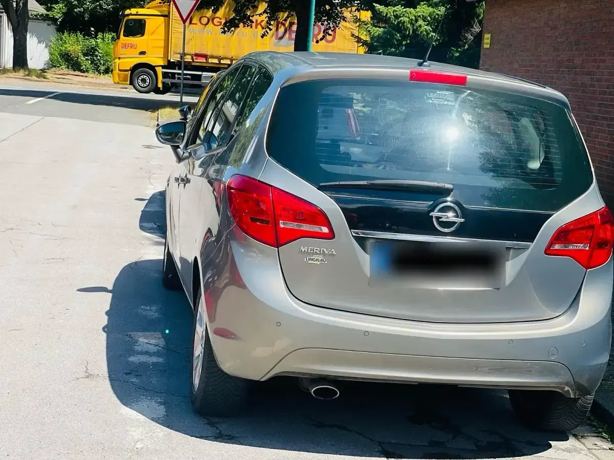 Gebraucht Opel Meriva 140 PS (102 kW) 2010 Braun Van / Kleinbus