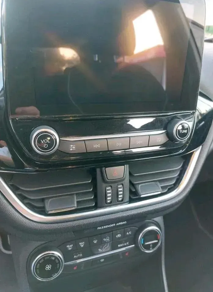 Gebraucht Ford Fiesta 100 PS (73 kW) 2018 Weiß Kleinwagen