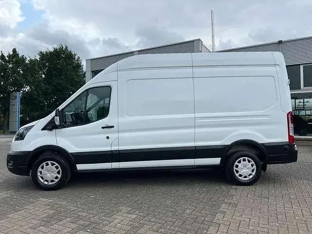 Gebraucht Ford Transit Trend 131 PS (96 kW) 2024 Andere Limousine