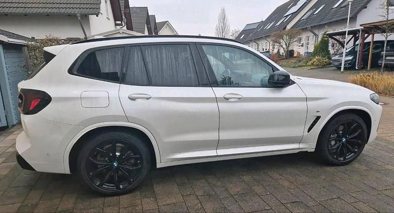 Gebraucht BMW iX3 Impressive 205 kW (280 PS) 2023 Weiß SUV