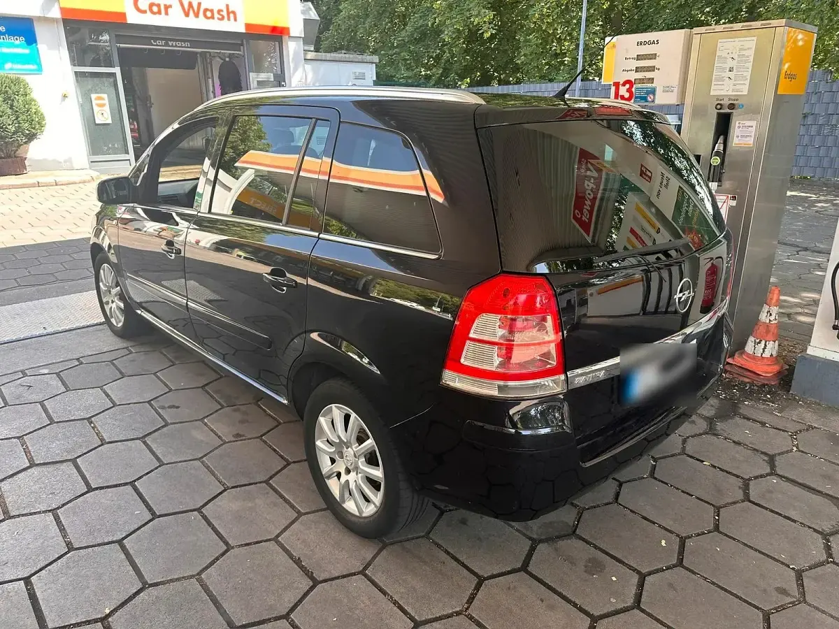 Gebraucht Opel Zafira 94 PS (69 kW) 2010 Schwarz Van / Kleinbus