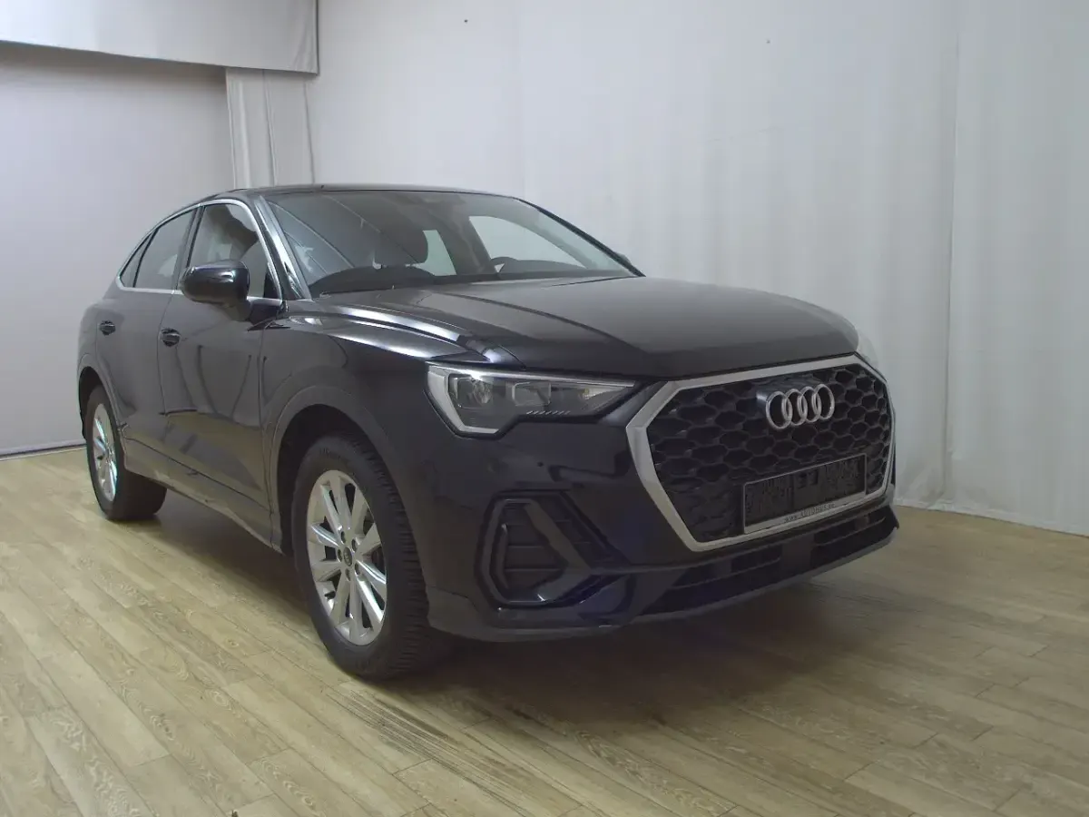 Gebraucht Audi Q3 Sportback Basis 150 PS (110 kW) 2022 Mythosschwarz metallic SUV