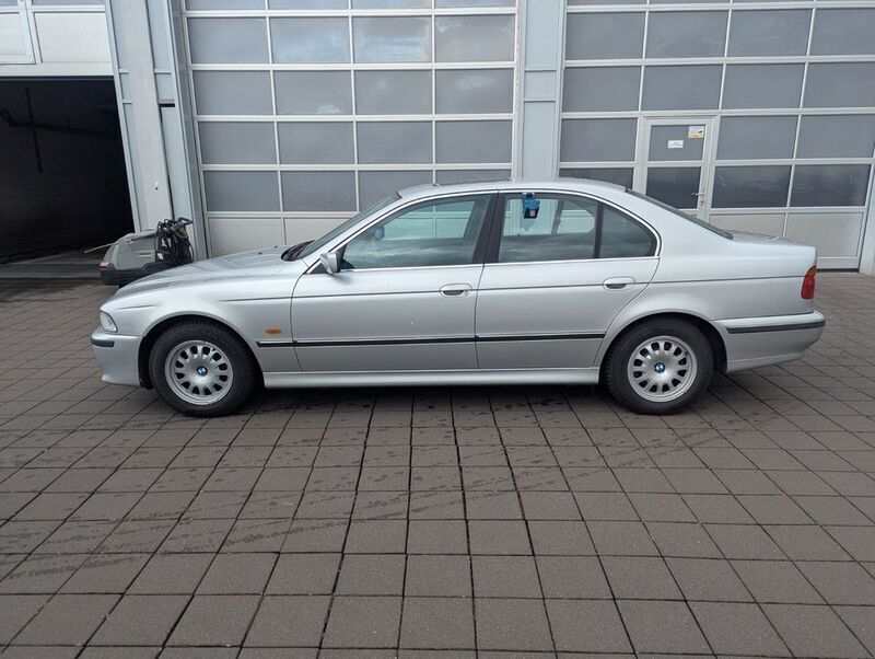 Gebraucht BMW 520 150 PS (110 kW) 2000 Silber Limousine