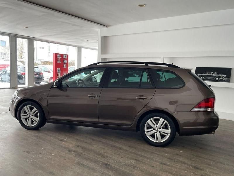 Gebraucht VW Golf VI Match 122 PS (89 kW) 2012 Braun Kleinwagen