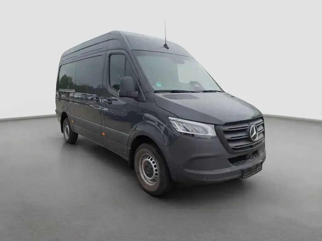 Gebraucht Mercedes E-Sprinter 100 kW (136 PS) 2025 Grau Van
