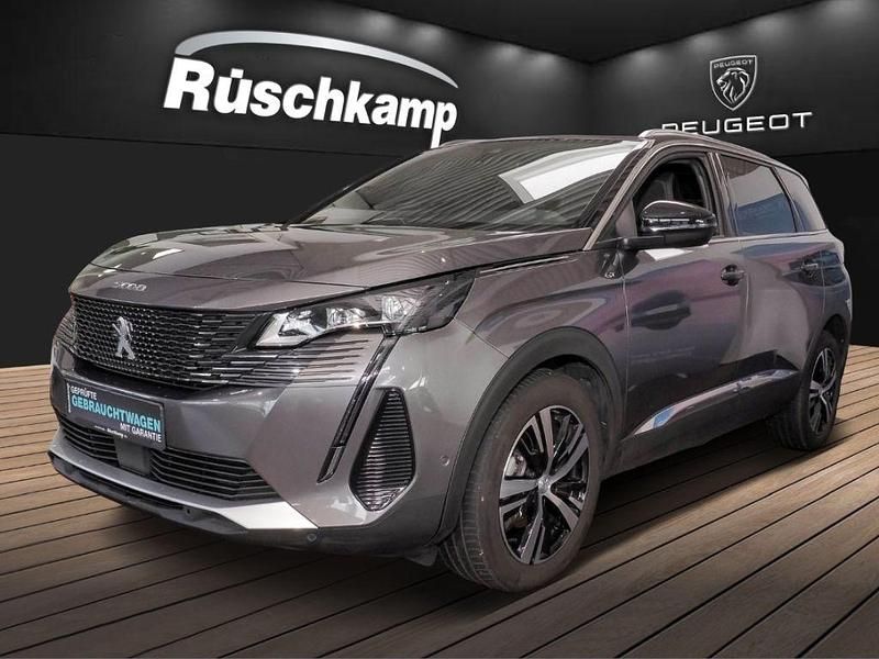 Grau Gebraucht 2023 Peugeot 5008 GTi Van / Kleinbus | 32.880 € (Teuer) - Bild 1/4