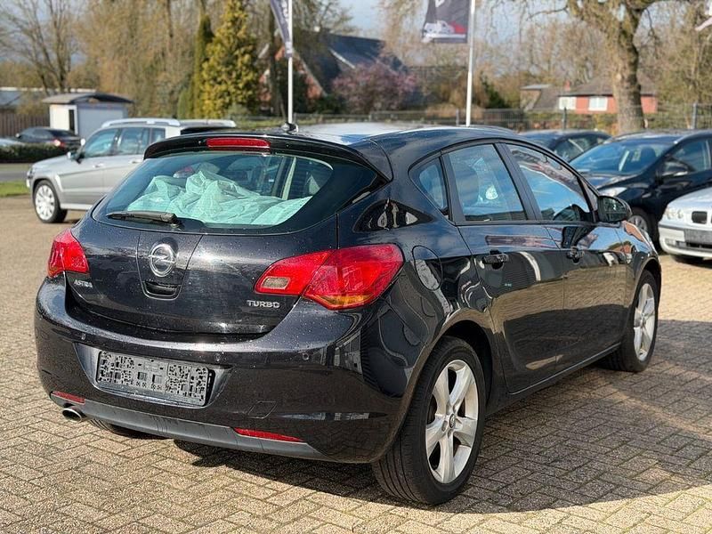 Gebraucht Opel Astra Edition 140 PS (102 kW) 2010 Schwarz Limousine