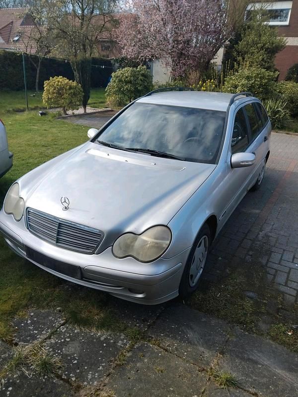 Second-hand Mercedes C200 122 CP (89 kW) 2002 Argintiu Break