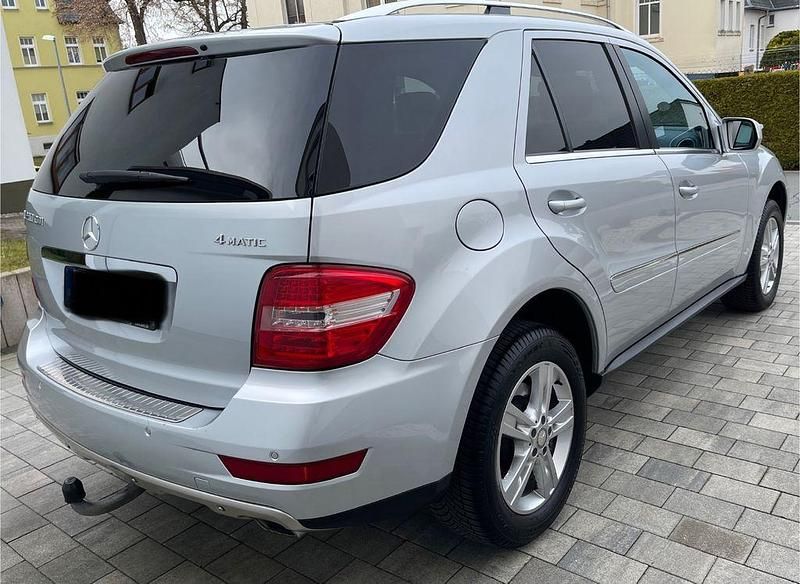 Gebraucht Mercedes ML280 190 PS (139 kW) 2009 Silber SUV