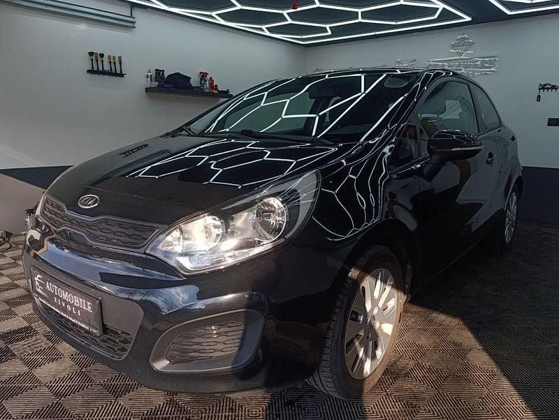 Usata Kia Rio 75 CV (55 kW) 2013 Nero Utilitaria