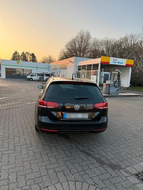 Gebraucht VW Passat Comfortline 150 PS (110 kW) 2016 Kombi