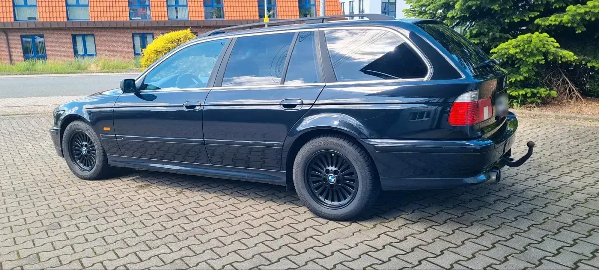 Gebraucht BMW 525 Basis 192 PS (141 kW) 2001 Schwarz Kombi