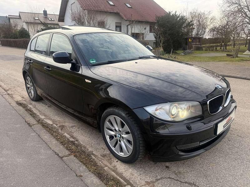Gebraucht BMW 116 122 PS (89 kW) 2011 Schwarz Kleinwagen