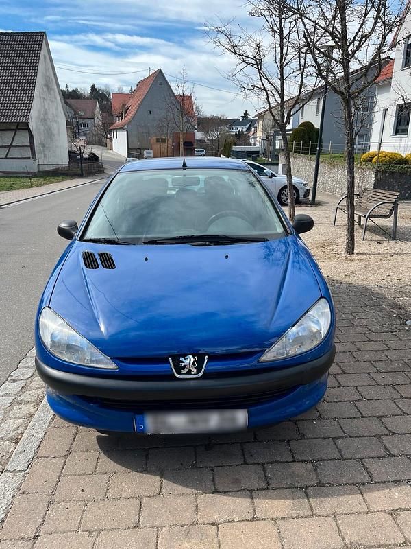 Gebraucht Peugeot 206 75 PS (55 kW) 2001 Blau Kleinwagen