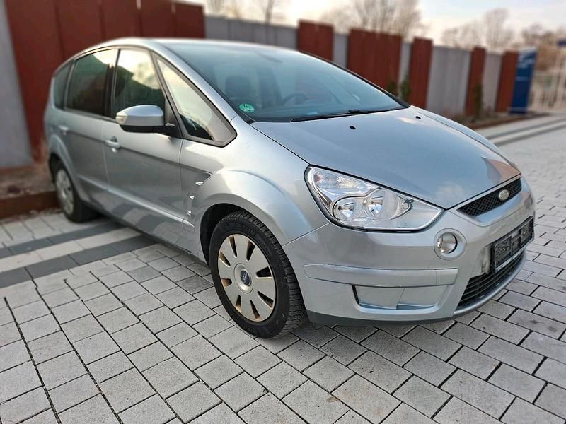Gebraucht Ford S-MAX Titanium 140 PS (102 kW) 2007 Silber Van / Kleinbus